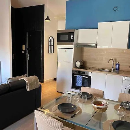 Le Bleu Apartment